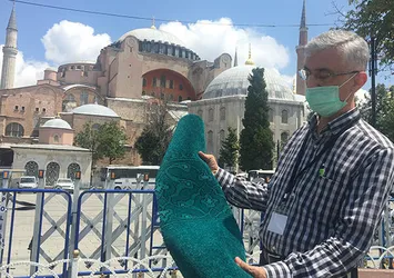 Başkan Erdoğan seçti! Ayasofya'nın halıları seriliyor