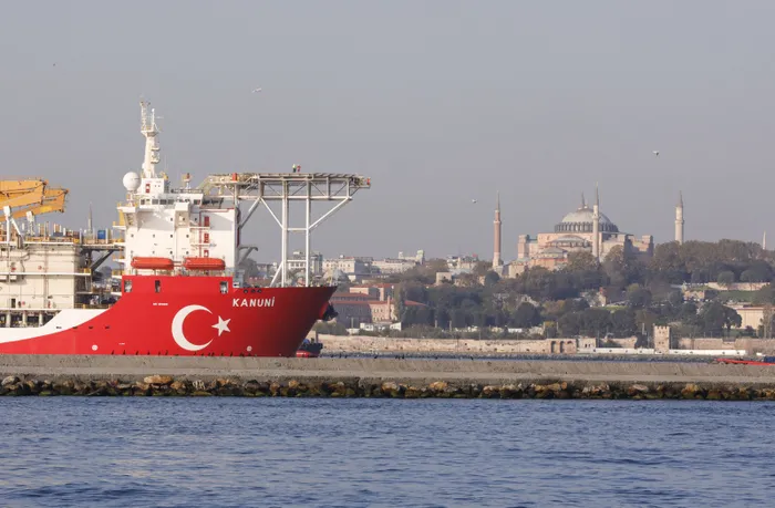 Son dakika: Enerji ve Tabii Kaynaklar Bakanı Fatih Dönmez Kanuni’yi Karadeniz’e uğurladı