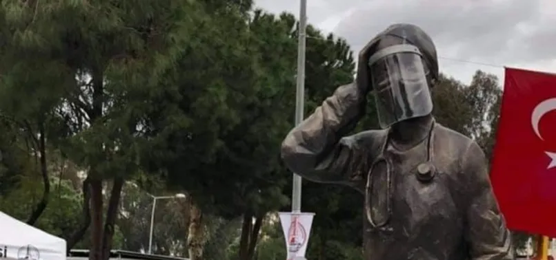 CHP'li İzmir Büyükşehir Belediyesi ve Karşıyaka Belediyesi'nden bir heykel daha!