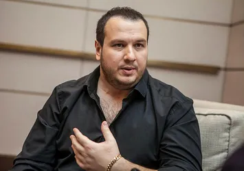 Şahan Gökbakar'a 'Kral' taçlı doğum günü pastası