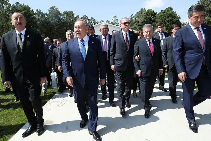 Özbekistan Cumhurbaşkanı Şevket Mirziyoyev’den flaş Azerbaycan ve Türkiye önerisi