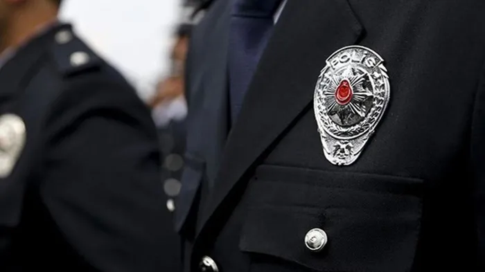 Son dakika: Ankara merkezli 12 ilde FETÖ operasyonu: Rütbeleri sökülmüş 19 emniyet müdürü için gözaltı kararı