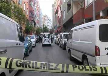 Kağıthane'de polis aracına ateş açıldı