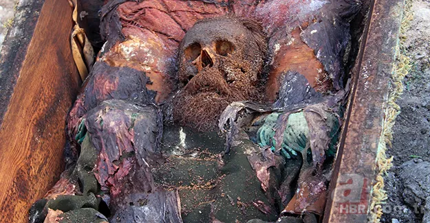 Rus komutana ait mezarın sırrı ortaya çıktı 1