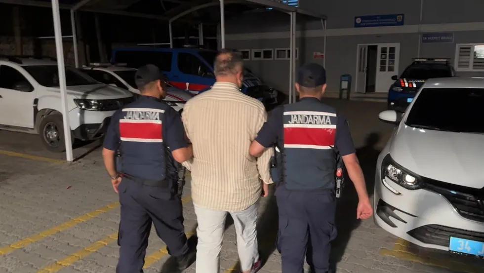 cem-kucuk-sorusturmasinda-yeni-gelisme-hakkinda-yakalama-karari-bulunan-ismail-canak-gozaltina-alindi-1787918207689.jpg Cem Küçük soruşturmasında yeni gelişme: Hakkında yakalama kararı bulunan İsmail Çanak gözaltına alındı - 1