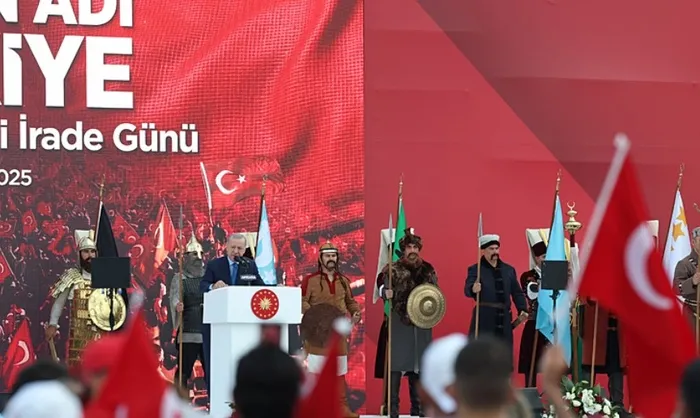 baskan-erdogandan-15-temmuzun-yil-donumunde-net-mesaj-fetocu-alcaklar-bedelini-odeyecek-1752602143482.jpg Fotoğraf- AA