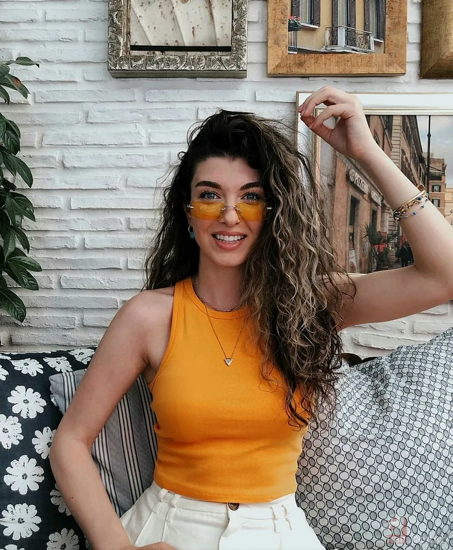 İzel yeni sevgilisiyle yakalandı! ‘Tipe önem veriyorum’ demişti... 21