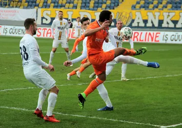 Başakşehir Ankaragücü'nü 2 golle geçti