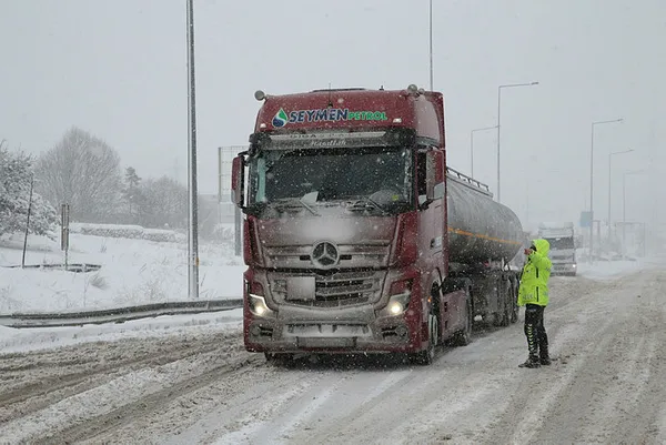 Son dakika: Bursa-Ankara yolu kardan kapandı! İstanbul'a gelişte uzun kuyruk - 9