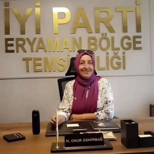İYİ Parti’den bir tiyatro daha! Meral Akşener’e Açım, ölüyorum Nurgül Sipahi İYİ Partili çıktı | 2 dairesi var