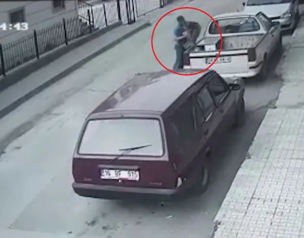 1622881869900.jpg Bursa'da sokak ortasında sapık dehşeti! Çığlık atarak kurtuldu - 1