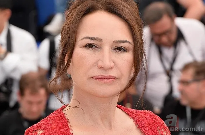 Sandık Kokusu'nun Filiz'i Demet Akbağ'ın boyu kadar oğlu varmış! Gözlerden uzak tutuyordu... 3