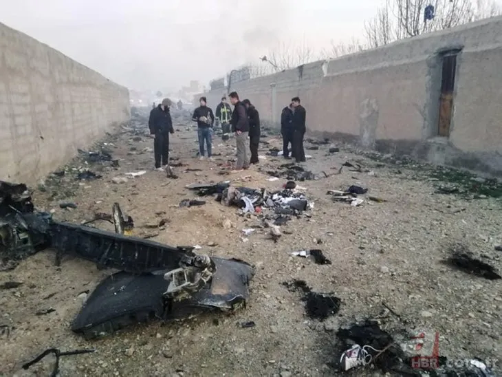 İran’da düşen uçağın enkazından ilk görüntüler!
