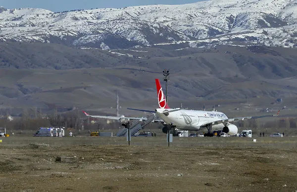 Son dakika: İran’daki koronavirüs salgını sonrası Türk vatandaşlar Türkiye’ye getirildi!