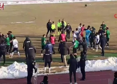 Maç sonu tekme ve yumruklar havada uçuştu