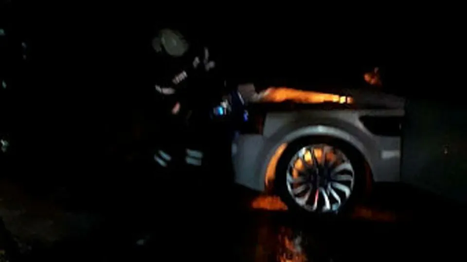 Lüks cip aniden alevlere teslim oldu