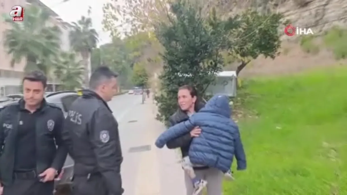 Küçük yaştaki çocuğu evde tek başına bıraktı komşuların ihbarı ekipleri alarma geçirdi