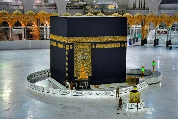 Suudi Arabistan’dan Kabe açıklaması: Ziyaretler 4 Ekim’de yeniden başlayacak