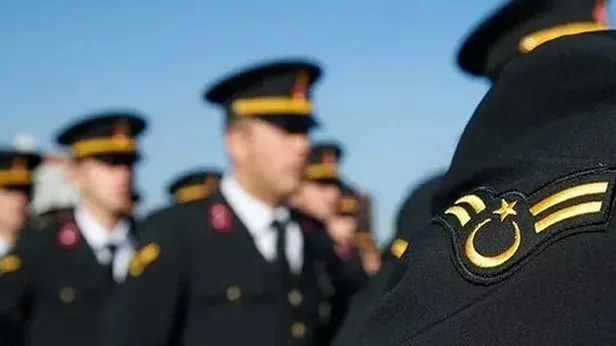 TSK KPSS şartı aramaksızın Astsubay alımı yapıyor! Bu yılın son Astsubay alımı başvuru kılavuzu ve ekranı Kara, Deniz ve Hava Kuvvetleri