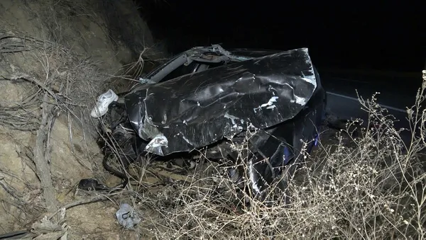 kirikkalede-feci-kaza-otomobilden-kopan-motor-sarampole-savruldu-1673476317325.jpg Kırıkkale'de feci kaza! Otomobilden kopan motor şarampole savruldu - 1