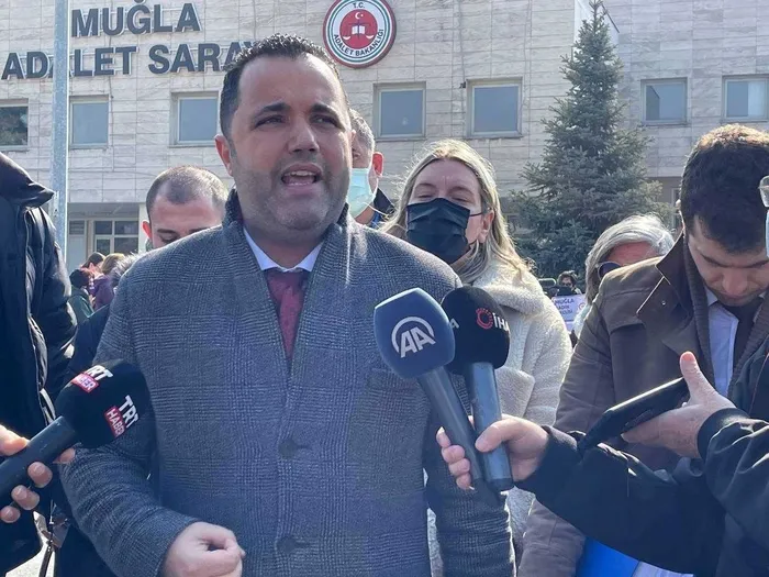 rezan-epozdemirin-vukuatli-temaslari-cia-ve-mossad-ile-ayni-masada-herkes-supheli-1754969758425.jpeg Rezan Epözdemir’in vukuatlı temasları dosyada! CIA ve MOSSAD ile aynı masada | Herkes şüpheli