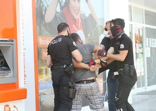 'Savcı akrabam var' diyerek polisin üzerine yürüdü! Elleri kelepçeliyken etmediğini bırakmadı