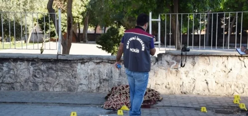 Koca dehşeti: Karısını ve kızını öldürdü