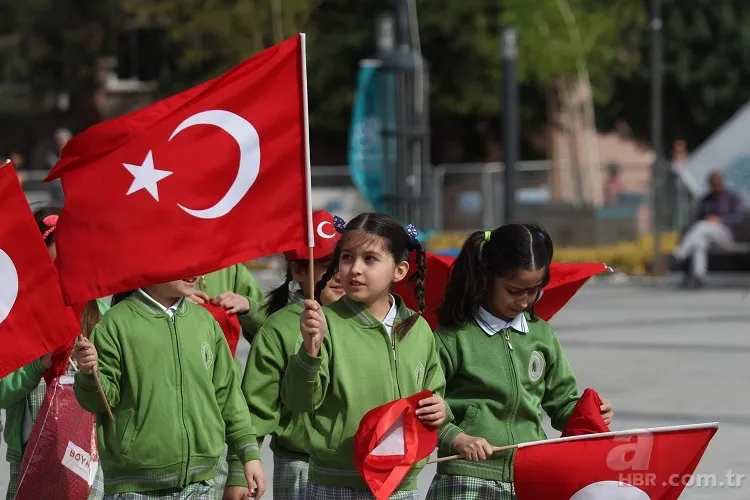 29 Ekim Cumhuriyet Bayramı Mesajları: Cumhuriyet’in 100. Yılına özel en anlamlı, resimli, duygusal, yeni, kısa-uzun, güzel resimli mesajlar… 12