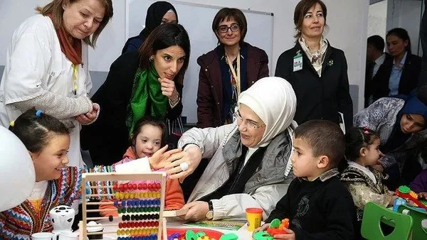 1686550153535.jpeg Emine Erdoğan çağrı yaptı 21 bini aşkın çocuk işçinin hayatı kurtuldu - 3
