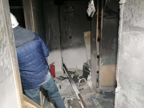 1612840294133.jpg Aksaray'da hareketli gece! Hem kendini hem de oteli yaktı - 3