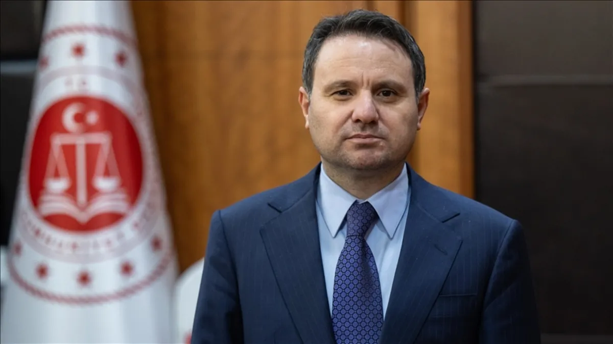 Bakan Gürlek savcı Mehmet Selim Kiraz'ı vefatının 11'inci yıl dönümünde andı