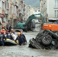 Kastamonu, Sinop, Samsun, Bartında sel felaketi: Ezine Çayı ilçeyi yerle bir etti! Can kaybında kahreden artış
