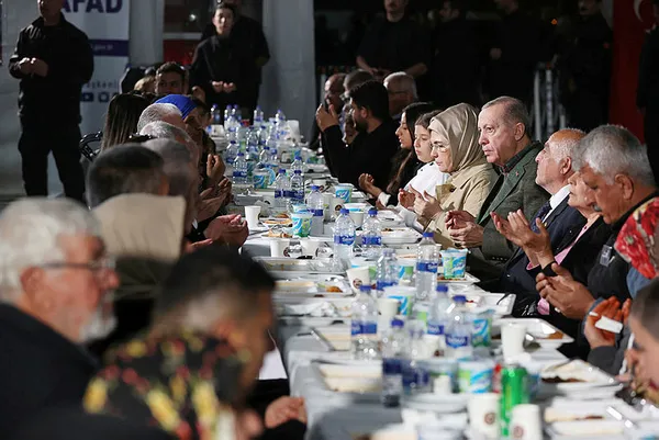 Başkan Erdoğan'dan Hatay’daki iftar programında önemli açıklamalar: 6’lı koalisyon ihtiraslarının peşinde koşuyor - 1