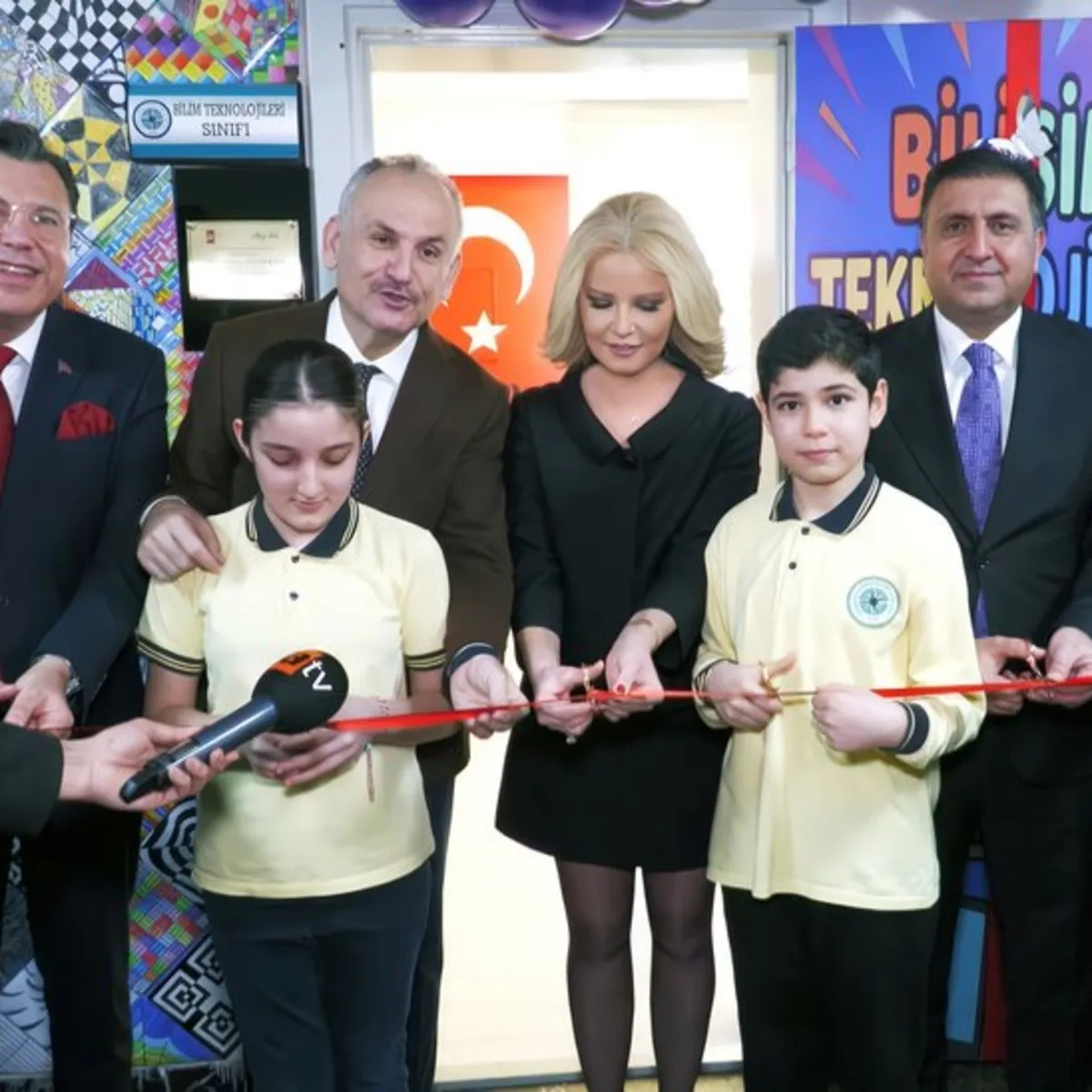 Müge Anlı ile Güven Bana Programında Ünlüler Yarıştı, İhtiyaç Sahibi Okullara Milyonlarca Liralık Destek Sağlandı