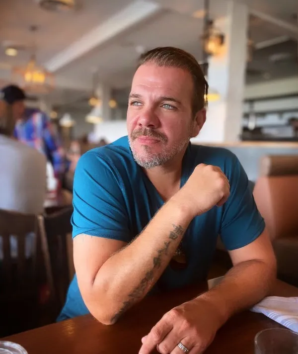 Tolga Karel İzmir Büyükşehir Belediye Başkanı Tunç Soyer’i topa tuttu! İzmir bu değil...