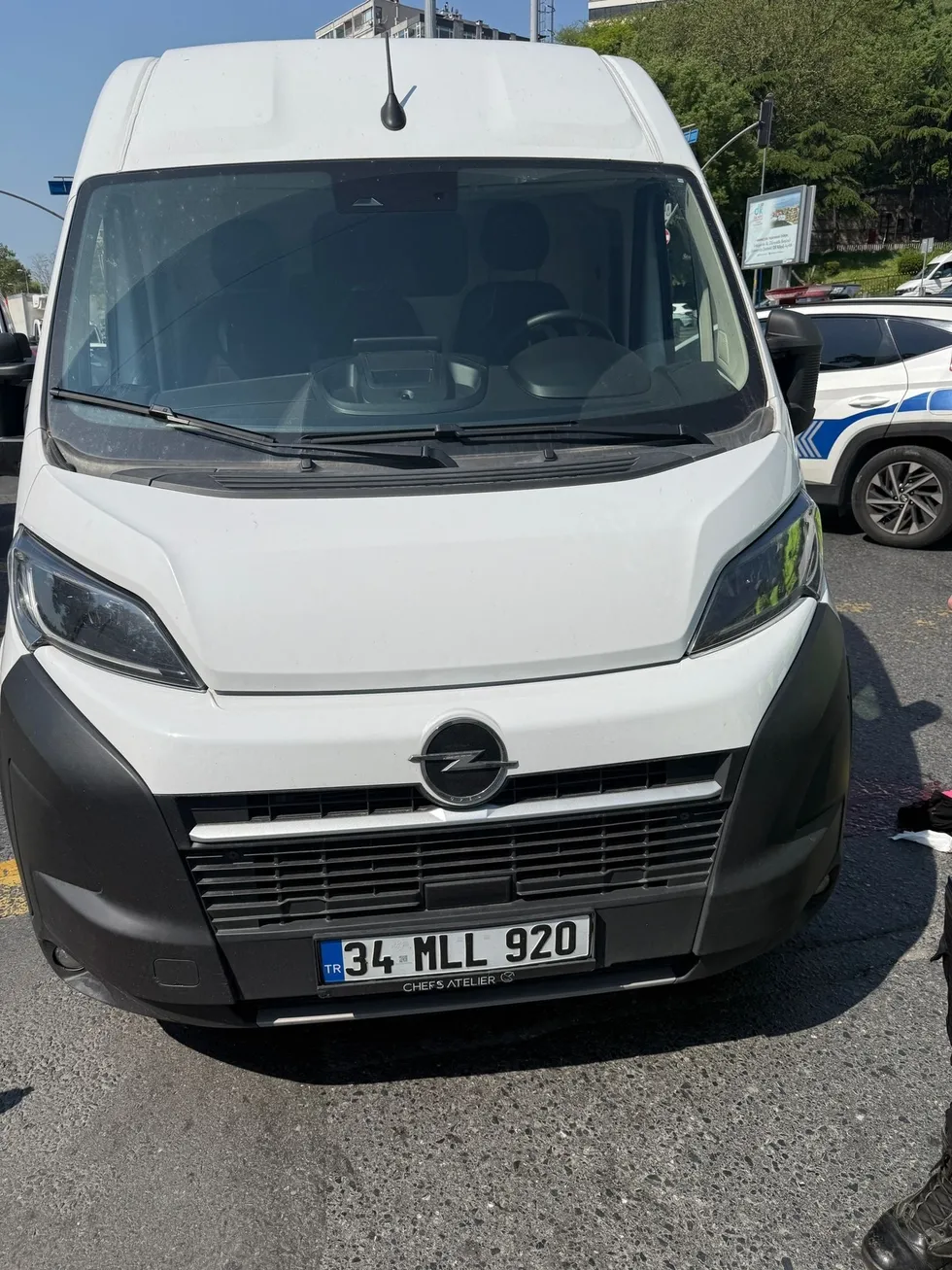 trafikte-dehset-anlari-kadin-polis-olumle-pencelesiyor-kaza-ani-kamerada-1779177624709.jpeg Fotoğraf: DHA