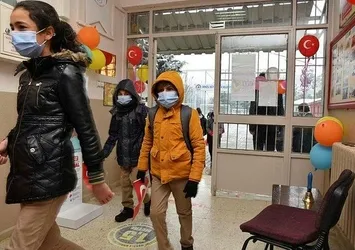Koronavirüs vakalarının arttığı ilçelerde yüz yüze eğitime 14 gün ara! İşte eğitime ara verilen il ve ilçeler