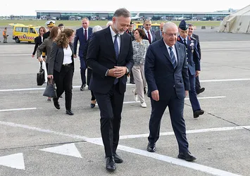 Milli Savunma Bakanı Güler'den NATO Karargahı'nda diplomasi!