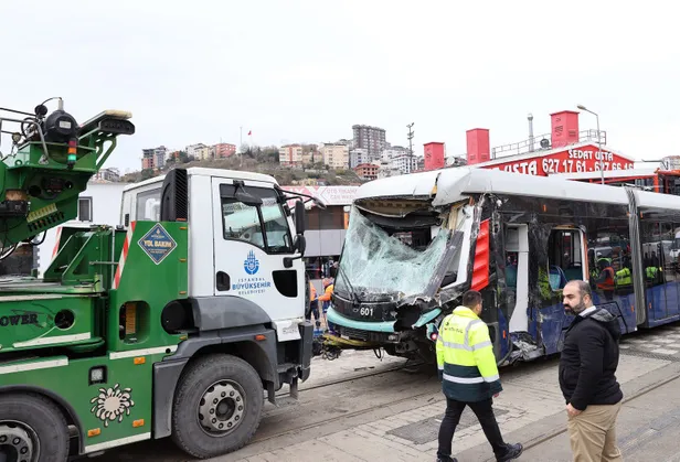istanbul-tramvay-kazasi-son-durum-ne-otobus-tramvaya-carpti-olu-ve-yarali-var-mi-alibeykoy-tramvay-kazasi-son-1670315265497.jpg İstanbul tramvay kazası son durum ne? Otobüs tramvaya çarptı! Ölü ve yaralı var mı? Alibeyköy tramvay kazası son dakika - 8