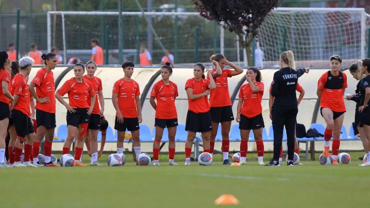 A Milli Kadın Futbol Takımı hazırlıklarını sürdürdü