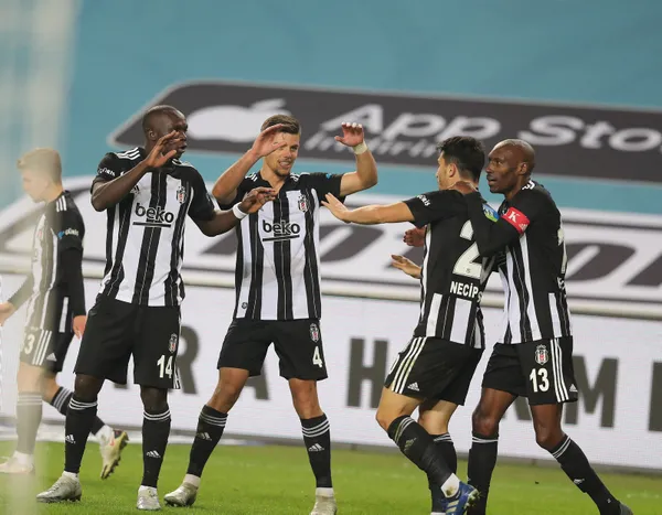 Kartal Kadıköy’de uçtu: Beşiktaş Fenerbahçe’yi deplasmanda mağlup etti