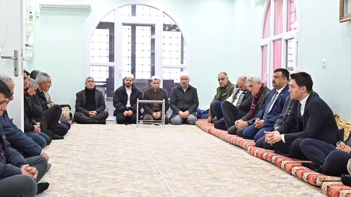 Nusaybin'de PKK'nın 39 yıl önce katlettiği 6'sı çocuk 8 kişi anıldı