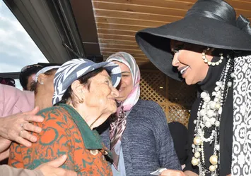 Bülent Ersoy sevenlerini kırmadı!