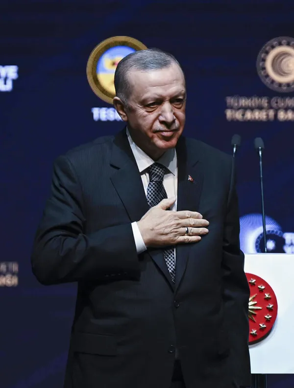 Son dakika: Yüz Yüze Türkiye Esnaf Buluşması | Başkan Erdoğan müjdeyi verdi! 6’lı masanın cumhurbaşkanı modeline sert tepki