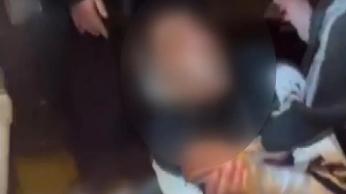 Fatih’te akran zorbalığı! Ellerini ve ayaklarını bağlayıp darp ettiler