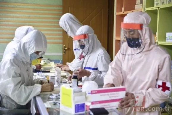 Kuzey Kore’de koronavirüs vakalarında patlama: 3 milyon kişi pozitif! Kim Jong-un’dan maskesiz ve mesafesiz tören 13