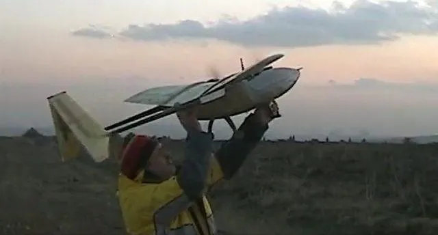 BAYKAR paylaştı: İşte İlk milli İHA'nın ilk test uçuşu! Selçuk Bayraktar'dan duygulandıran paylaşım - 4