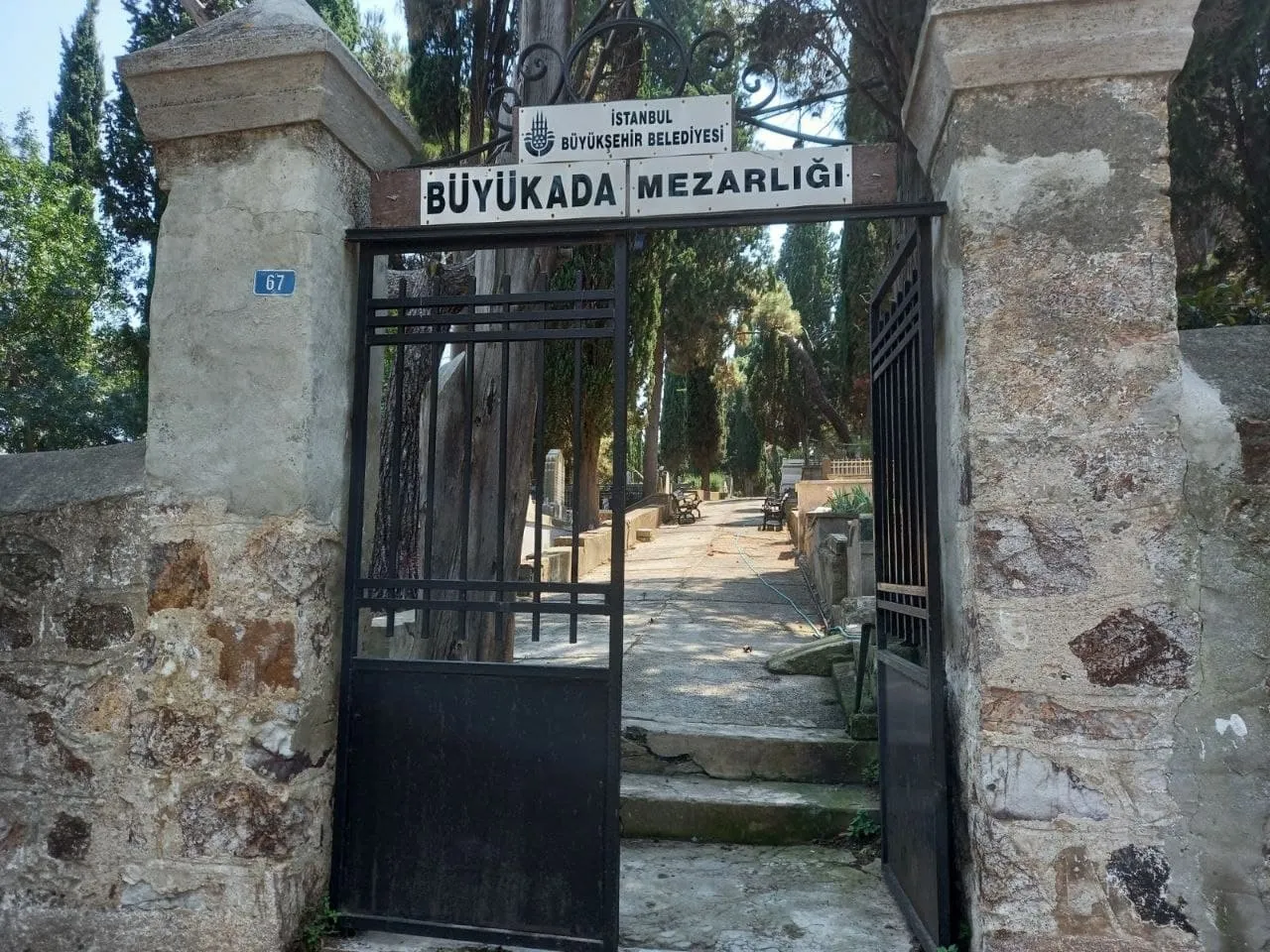 Büyükada'da defin yeri kalmadı! CHP'li İBB'den skandal çözüm: Kaçak mezarlık