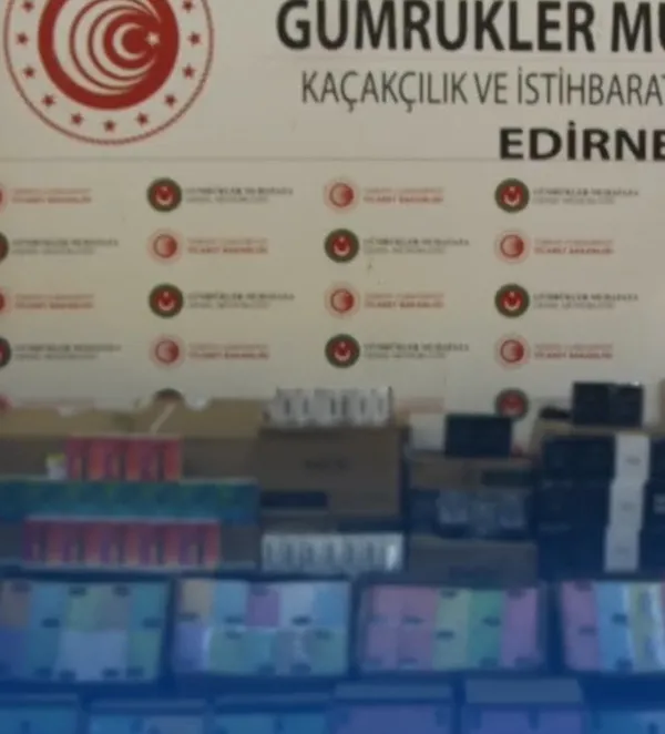 son-dakika-kapikule-gumruk-kapisinda-dev-operasyon-ticaret-bakani-omer-bolat-duyurdu-13-milyon-220-bin-tl-dege-1694176336884.jpg Son dakika: Kapıkule Gümrük Kapısı'nda dev operasyon! Ticaret Bakanı Ömer Bolat duyurdu: 13 milyon 220 bin TL değerinde kaçak elektronik sigara ve aksamı ele geçirildi - 2