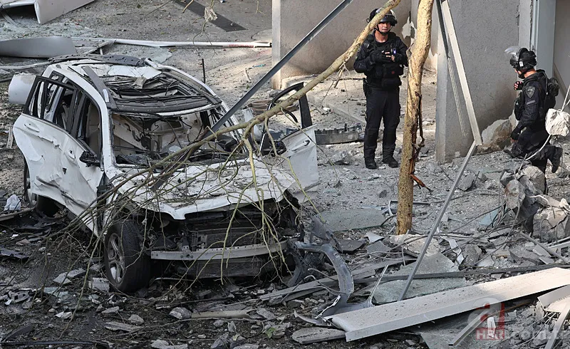 Tel Aviv'e füze yağdı... Katil İsrail'de büyük yıkım! A Haber'de çarpıcı sözler: 'Demir Kubbe' efsanesi kestane oldu 20